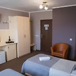 Hotel Mbi Travel 2*
