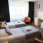 Hotel Mbi Travel 2*