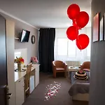 Hotel Mbi Travel 2*
