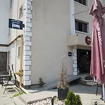 Hotel Mbi Travel 2*