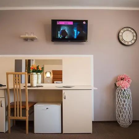 Hotel Mbi Travel