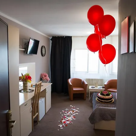 Hotel Mbi Travel 2*