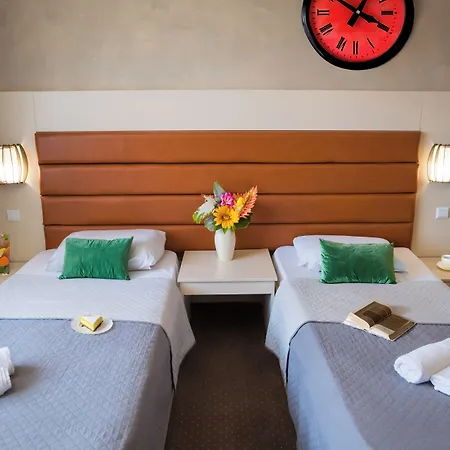 Mbi Travel Hotel