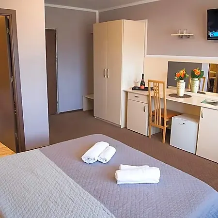 Hotel Mbi Travel 2*