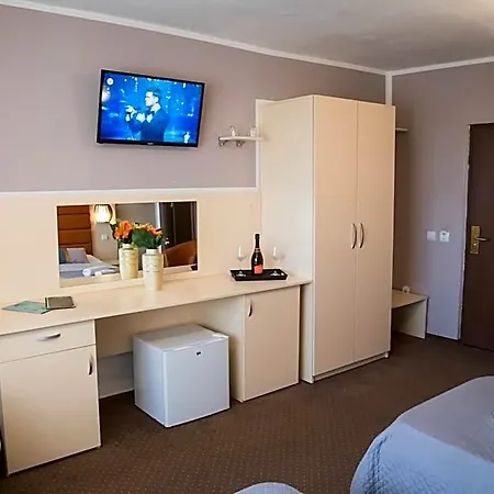 Hotel Mbi Travel