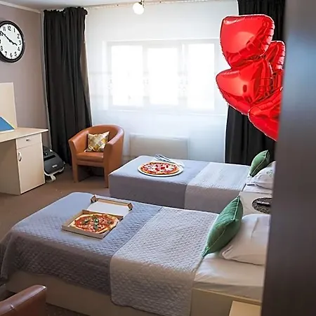 Hotel Mbi Travel 2*